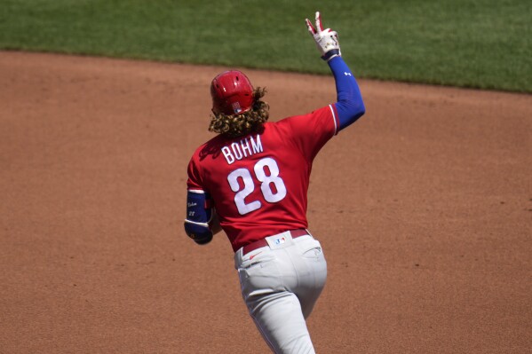 Palacios celebrates his birthday with a 2-run walkoff homer